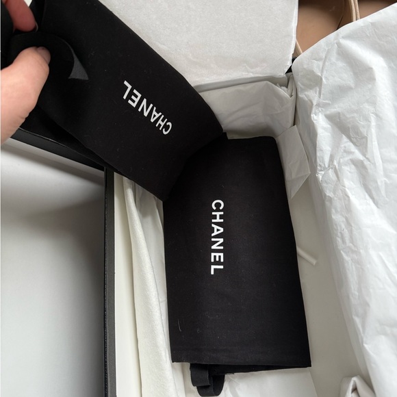 CHANEL Beige and Black Flats - Picture 9 of 10